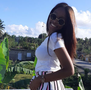 Meet your Posher, Daneyris paola